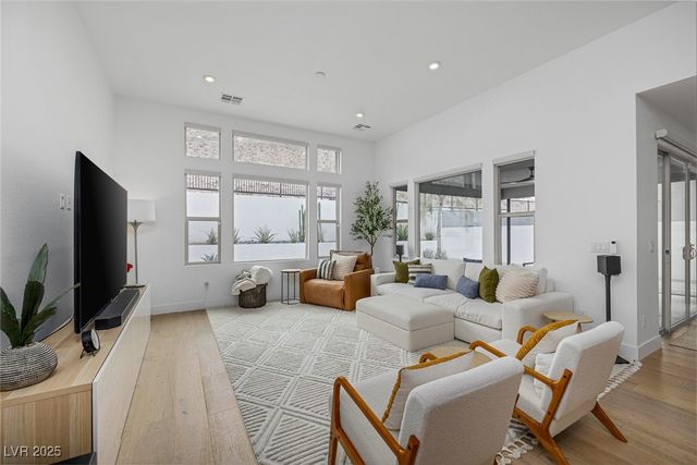 9789 Twilight Moon Avenue, Las Vegas, NV 89148