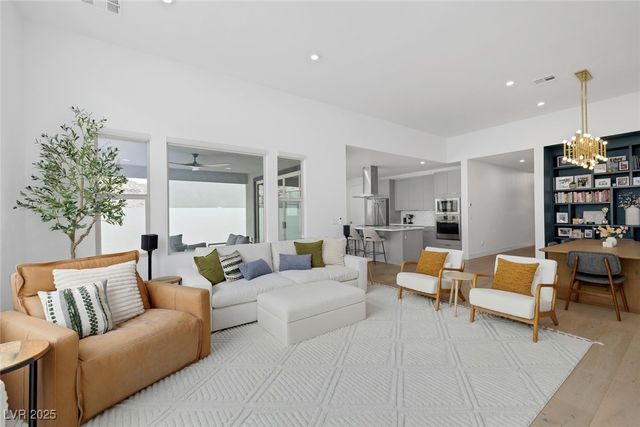 9789 Twilight Moon Avenue, Las Vegas, NV 89148