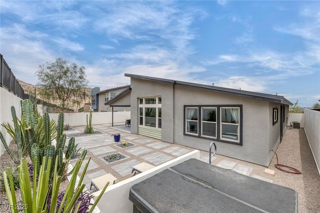 9789 Twilight Moon Avenue, Las Vegas, NV 89148