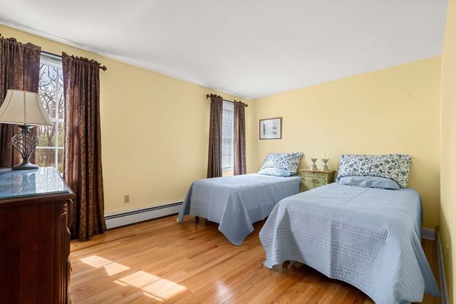 12 Inverness Cir, Boxford, MA 01921