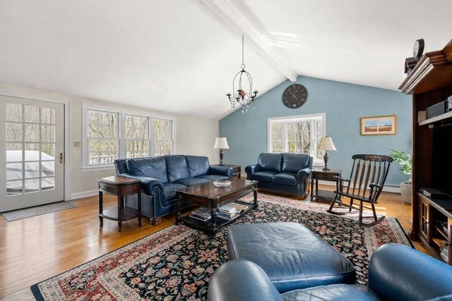 12 Inverness Cir, Boxford, MA 01921