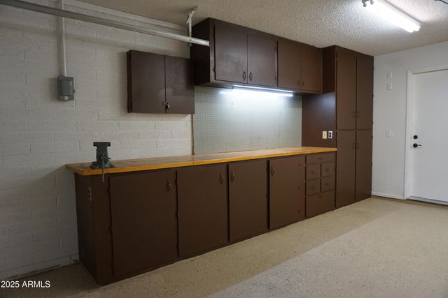 7044 W CAMERON Drive, Peoria, AZ 85345