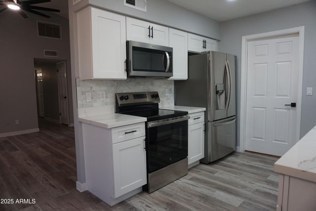 7044 W CAMERON Drive, Peoria, AZ 85345