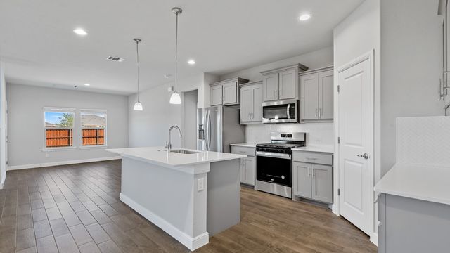 306 SYDNEY Lane, Mansfield, TX 76063