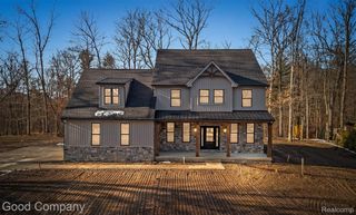 632 Sunnybeach Drive, White Lake Charter Township, MI 48386