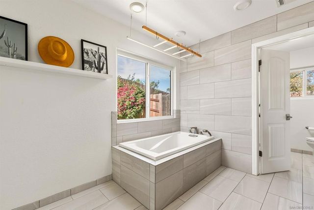 16502 Shady Oaks Dr, Ramona, CA 92065