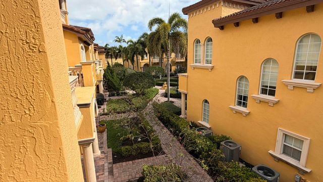 210 NE 69th Circle, Boca Raton, FL 33487