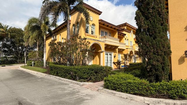 210 NE 69th Circle, Boca Raton, FL 33487