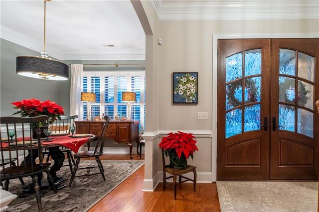 5584 Foxgate Circle, Winston-salem, NC 27106