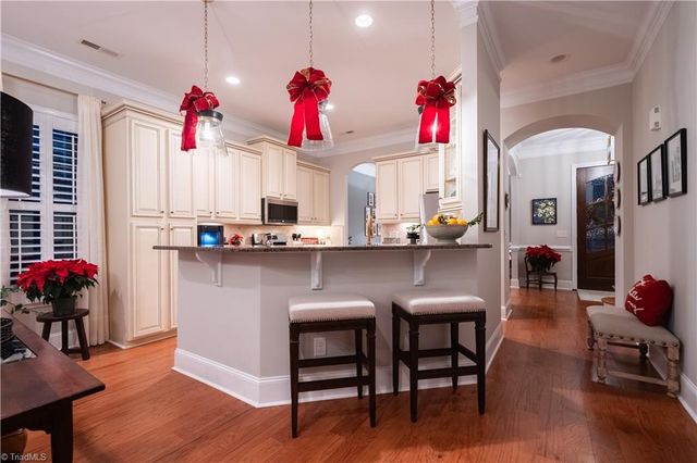 5584 Foxgate Circle, Winston-salem, NC 27106