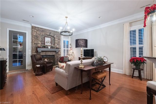 5584 Foxgate Circle, Winston-salem, NC 27106