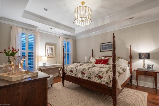 5584 Foxgate Circle, Winston-salem, NC 27106