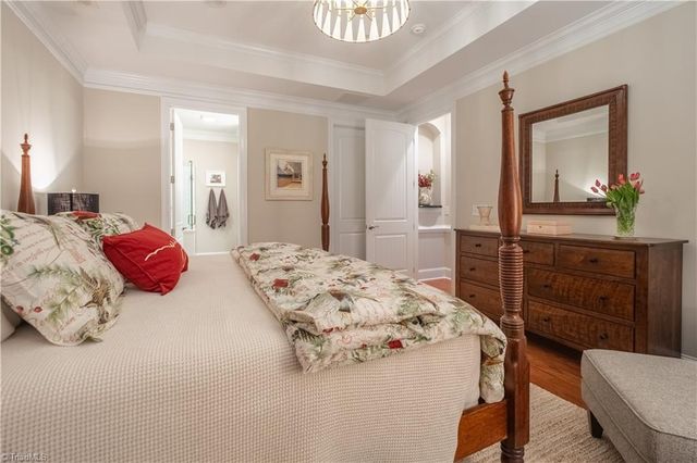 5584 Foxgate Circle, Winston-salem, NC 27106