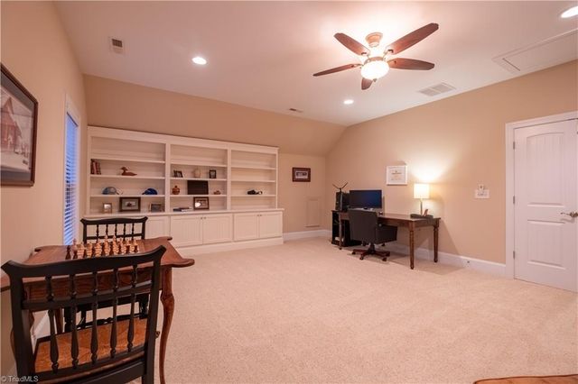 5584 Foxgate Circle, Winston-salem, NC 27106