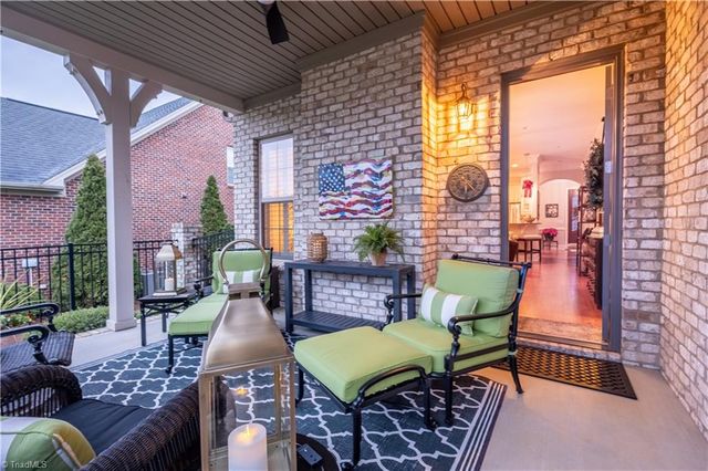 5584 Foxgate Circle, Winston-salem, NC 27106