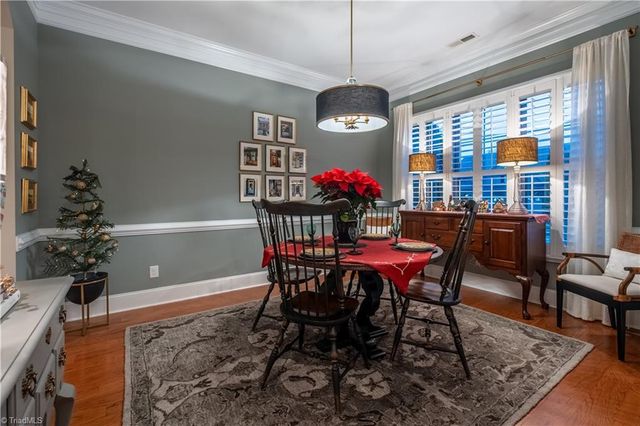 5584 Foxgate Circle, Winston-salem, NC 27106