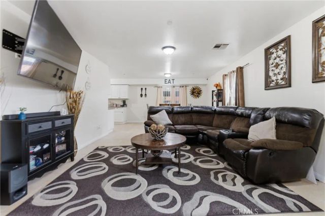 321 111 place, Los Angeles, CA 90061