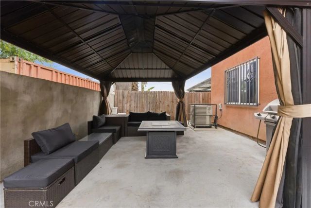 321 111 place, Los Angeles, CA 90061