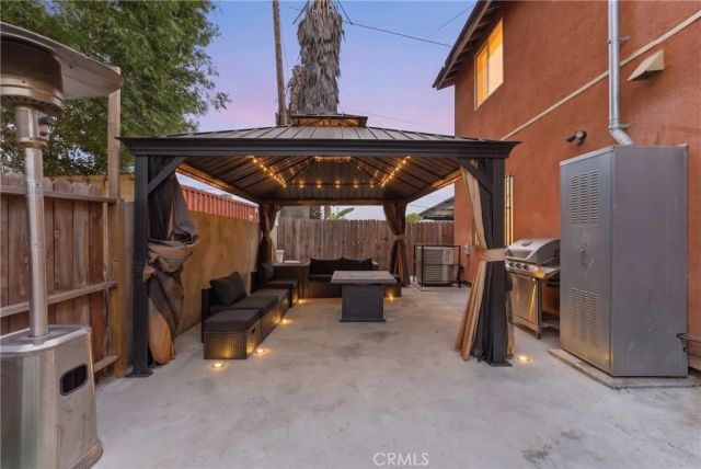321 111 place, Los Angeles, CA 90061