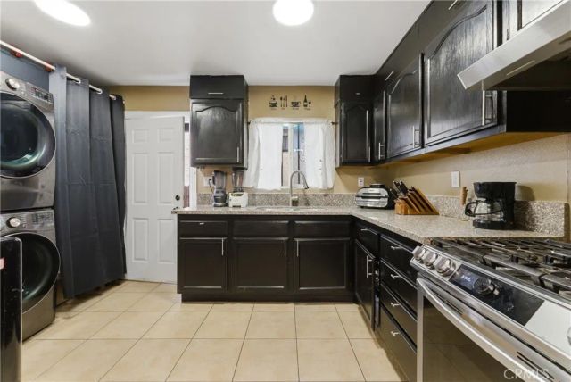 321 111 place, Los Angeles, CA 90061