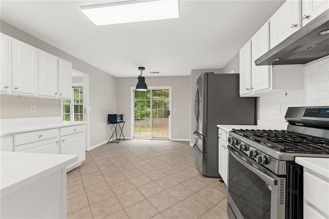370 Manor Glen Drive, Suwanee, GA 30024