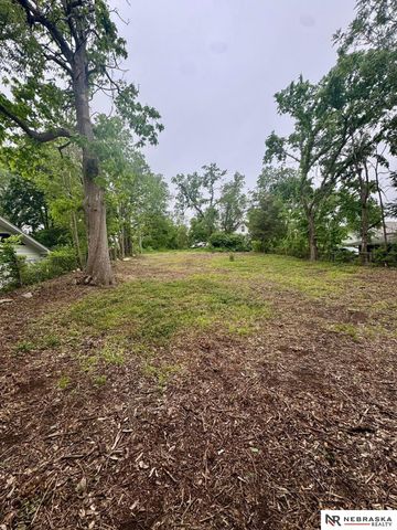 3835 Saratoga Street, Omaha, NE 68111