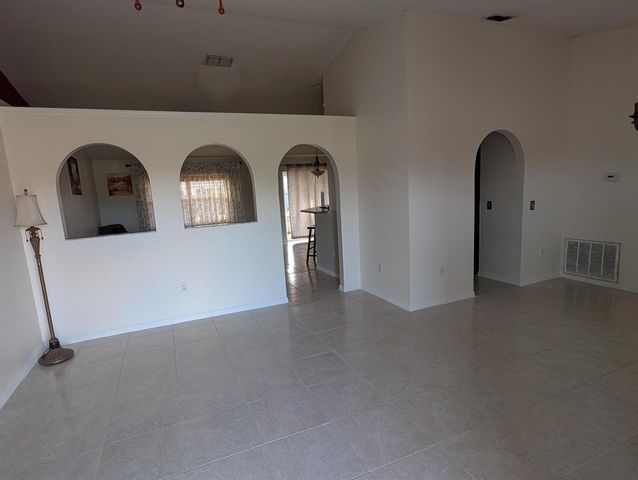 531 SW Bradshaw Circle, Port St. Lucie, FL 34953