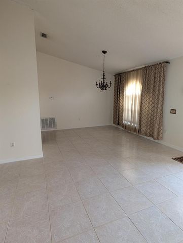 531 SW Bradshaw Circle, Port St. Lucie, FL 34953