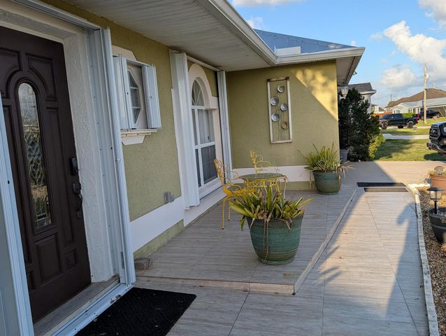 531 SW Bradshaw Circle, Port St. Lucie, FL 34953