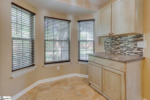 22 Crossvine Way, Simpsonville, SC 29680