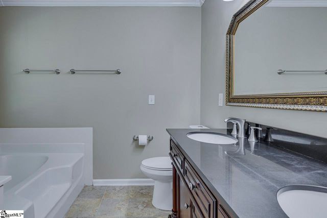 22 Crossvine Way, Simpsonville, SC 29680