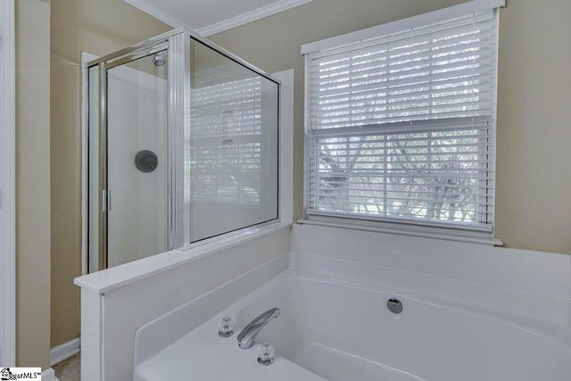 22 Crossvine Way, Simpsonville, SC 29680