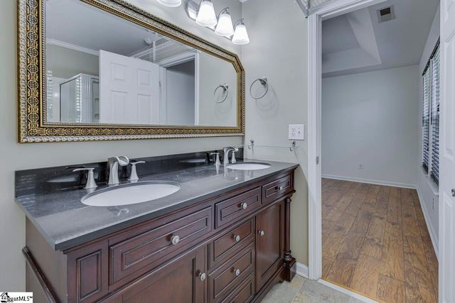 22 Crossvine Way, Simpsonville, SC 29680
