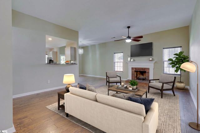22 Crossvine Way, Simpsonville, SC 29680