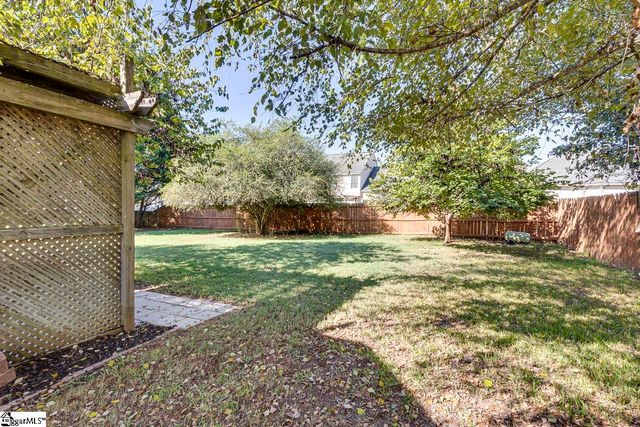 22 Crossvine Way, Simpsonville, SC 29680