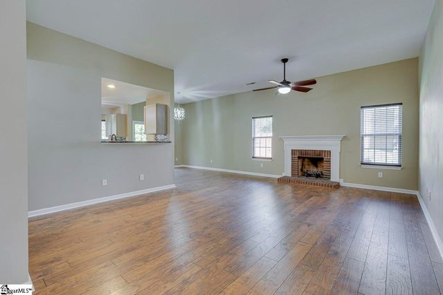 22 Crossvine Way, Simpsonville, SC 29680
