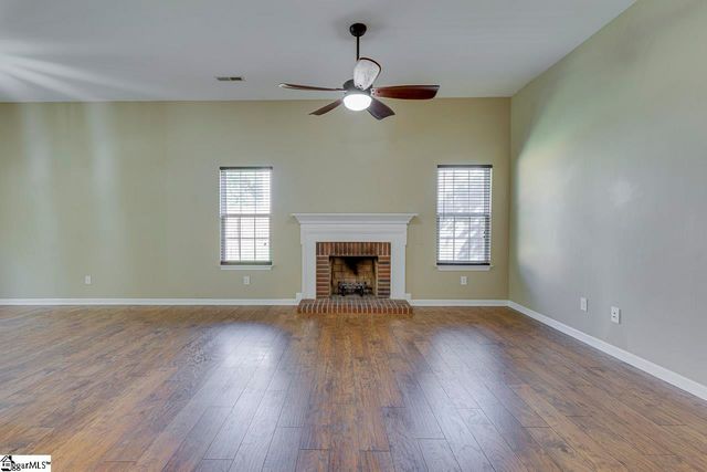 22 Crossvine Way, Simpsonville, SC 29680
