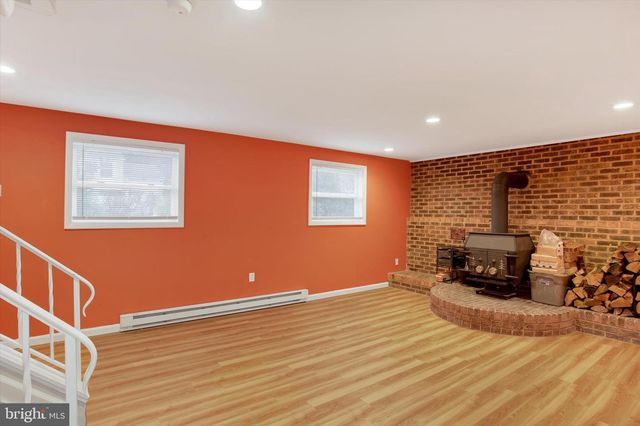 5586 EDSEL ST, Harrisburg, PA 17109