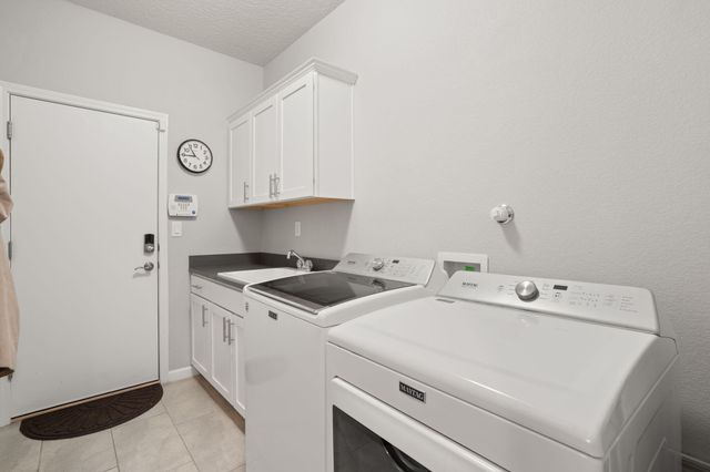 7032 LOOKOUT Road, Rio Rancho, NM 87144