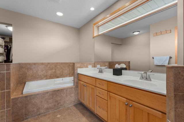 2980 Darcy Drive NE, Rochester, MN 55906