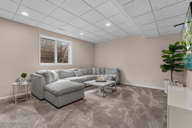 2980 Darcy Drive NE, Rochester, MN 55906