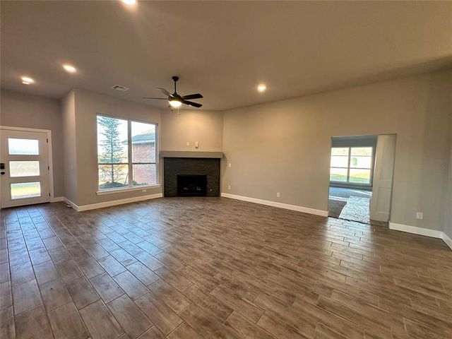 19520 Denison Avenue, Edmond, OK 73012