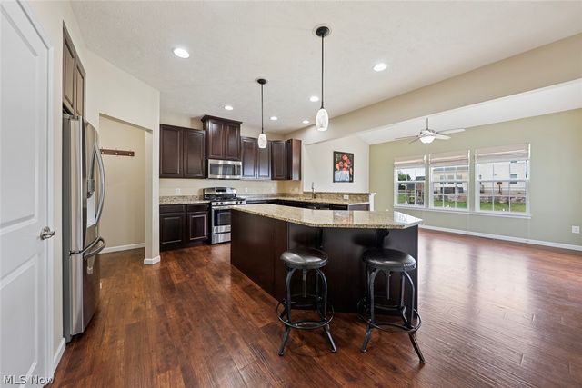5484 Diamond Creek Drive, Medina, OH 44256