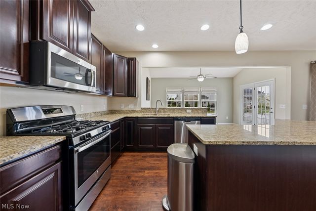 5484 Diamond Creek Drive, Medina, OH 44256
