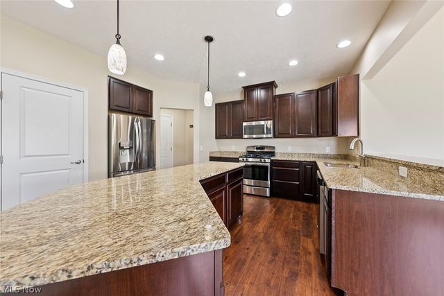 5484 Diamond Creek Drive, Medina, OH 44256