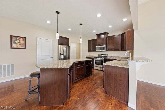 5484 Diamond Creek Drive, Medina, OH 44256