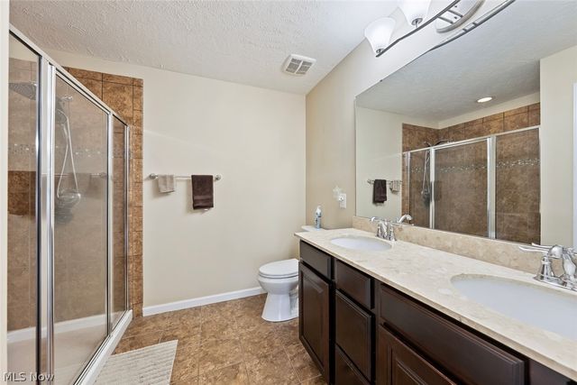 5484 Diamond Creek Drive, Medina, OH 44256
