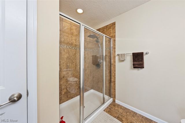 5484 Diamond Creek Drive, Medina, OH 44256
