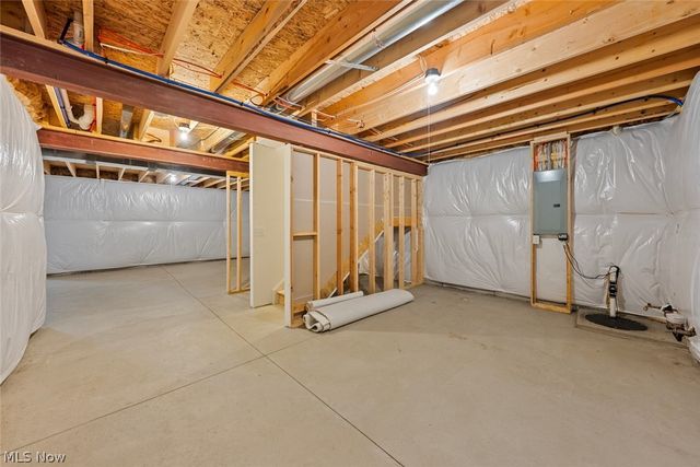 5484 Diamond Creek Drive, Medina, OH 44256
