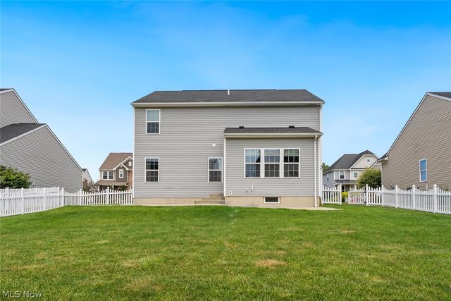 5484 Diamond Creek Drive, Medina, OH 44256